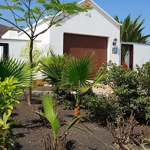 Lovely Nico Playa Blanca, Hot Tub, Communal Pool , Playa Blanca (Lanzarote) Espagne